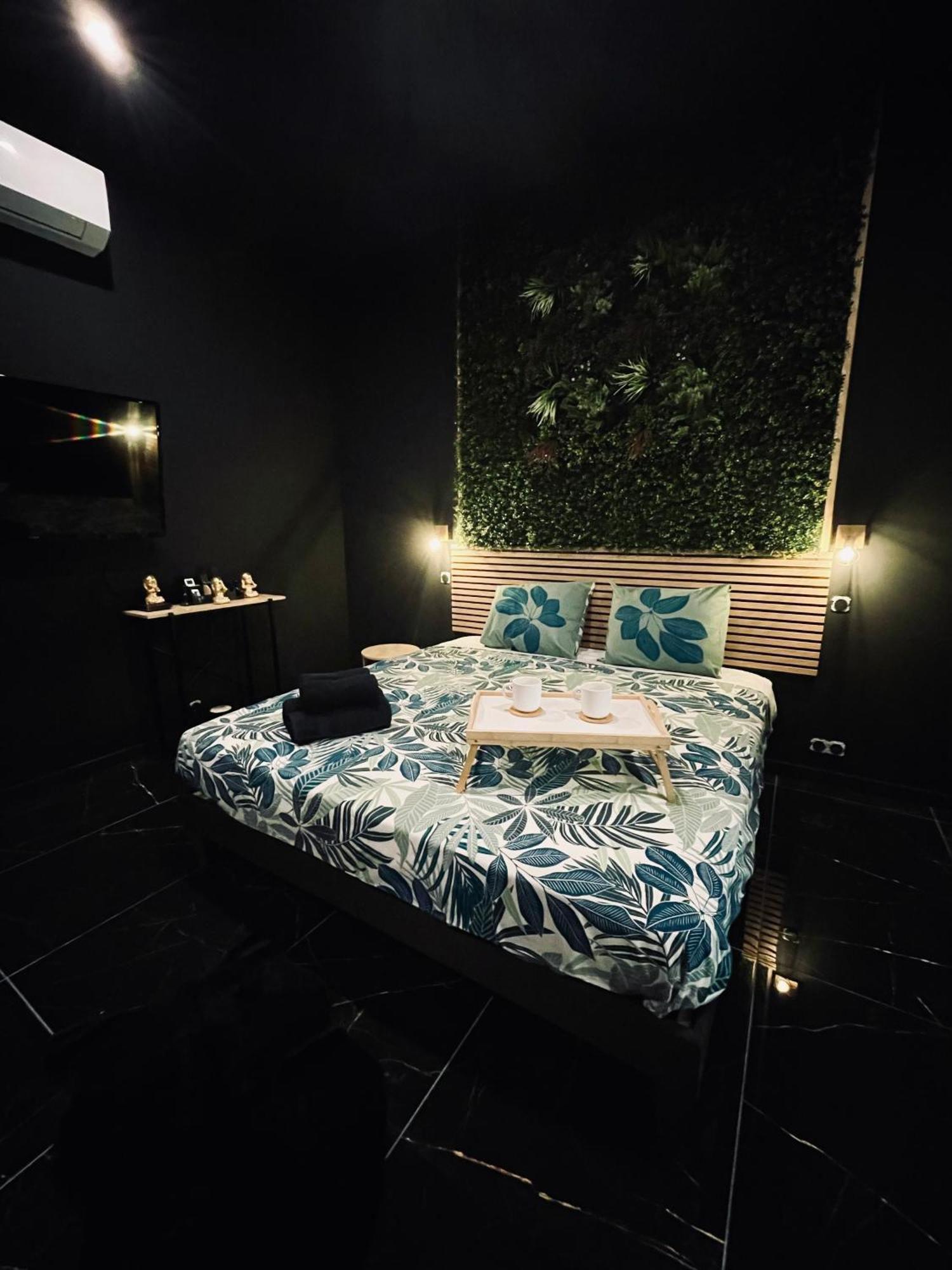 Jungle Love Room De L Hermitage Tournon-sur-Rhone Exterior photo